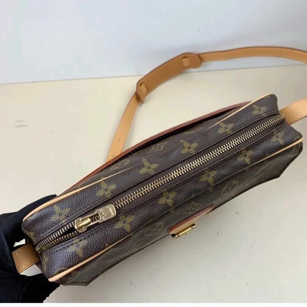 Louis Vuitton Bag - Picture 6 of 10